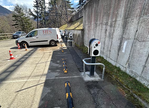 Installation de bornes de recharge pour voiture éléctrique sur un parking