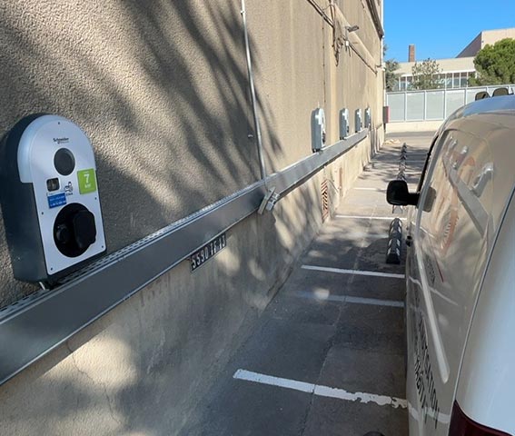 Installation de bornes de recharge pour voiture éléctrique sur un parking